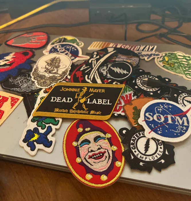 CustomRibbonsNow.Com - Embroidered Patches