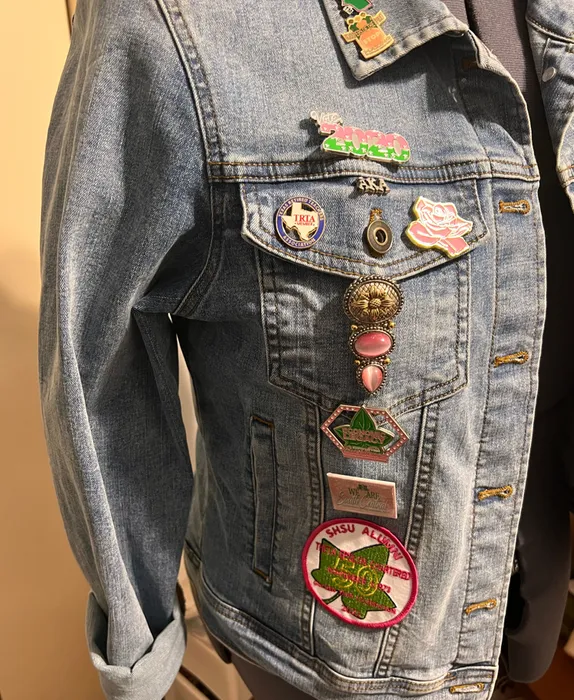 CustomRibbonsNow.Com - Embroidered Patches