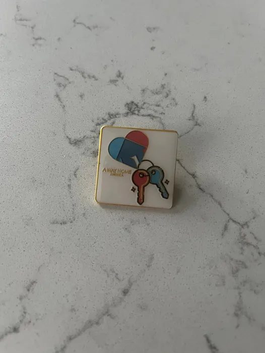 CustomRibbonsNow.Com - Soft Enamel Pin