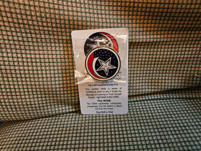 CustomRibbonsNow.Com - Hard Enamel Pin