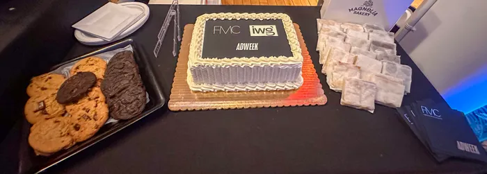 CustomRibbonsNow.Com - Custom Foil Stamped Beverage Napkin