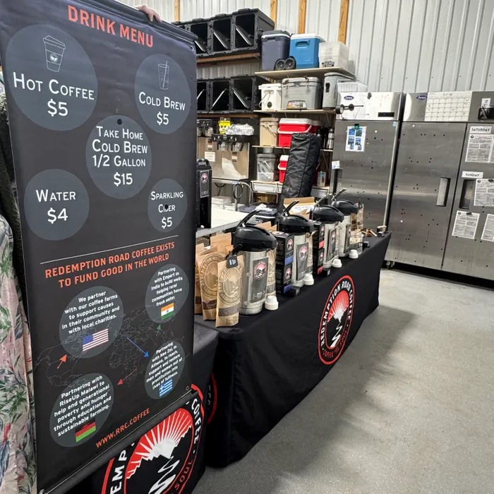 CustomRibbonsNow.Com - Pole Banners