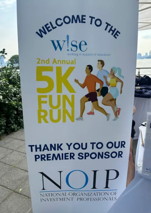 CustomRibbonsNow.Com - Roll Up Banner Stands