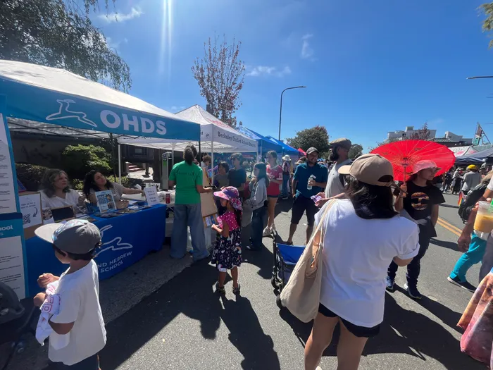 CustomRibbonsNow.Com - Custom Rectangle Table Covers