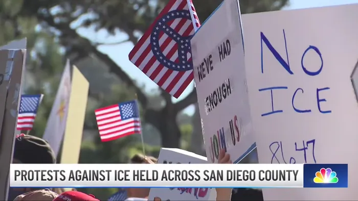 CustomRibbonsNow.Com - Custom Hand Flags