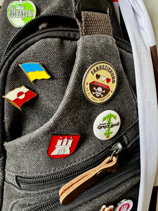CustomRibbonsNow.Com - Soft Enamel Pin
